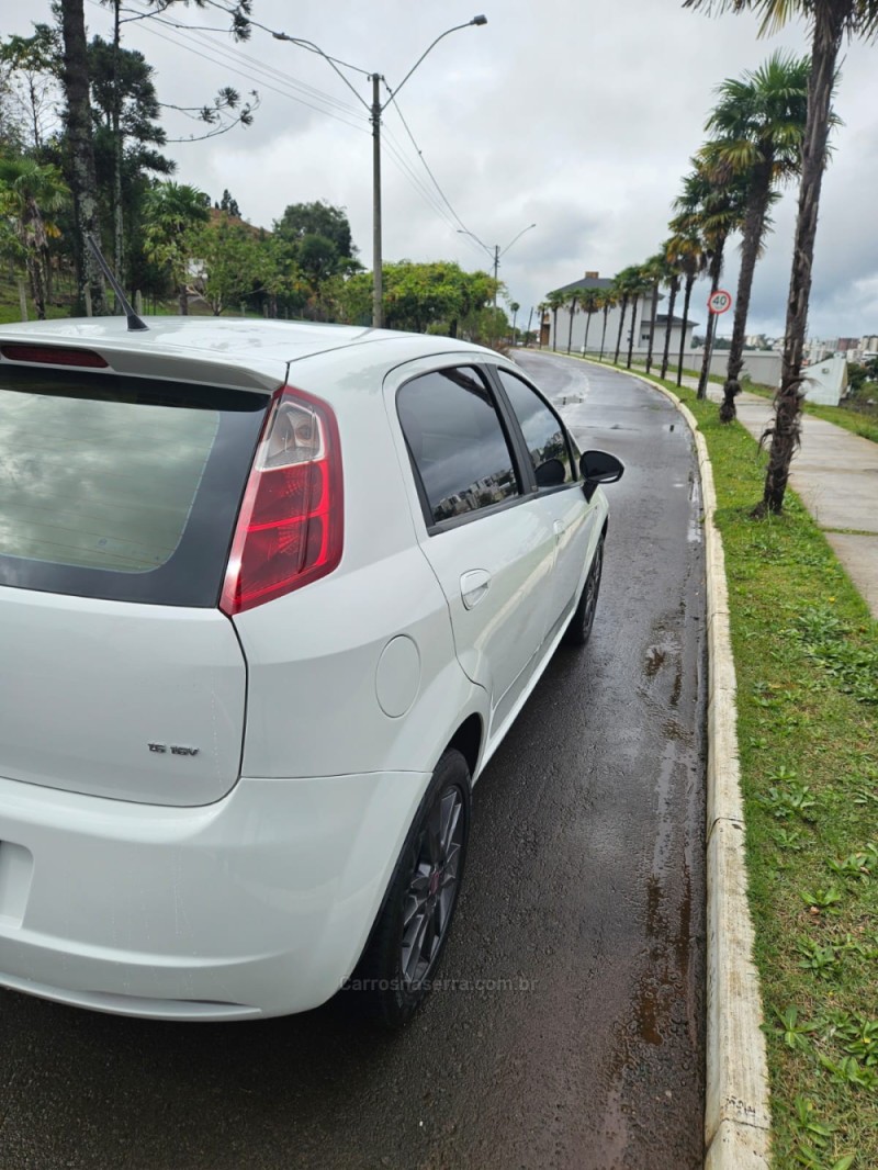 PUNTO 1.6 ESSENCE SP 16V FLEX 4P MANUAL - 2012 - VERANóPOLIS