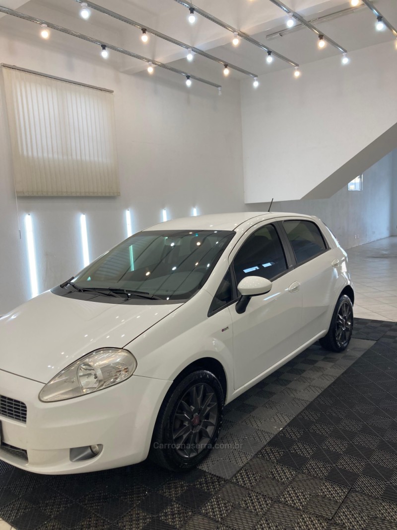 PUNTO 1.6 ESSENCE SP 16V FLEX 4P MANUAL - 2012 - VERANóPOLIS