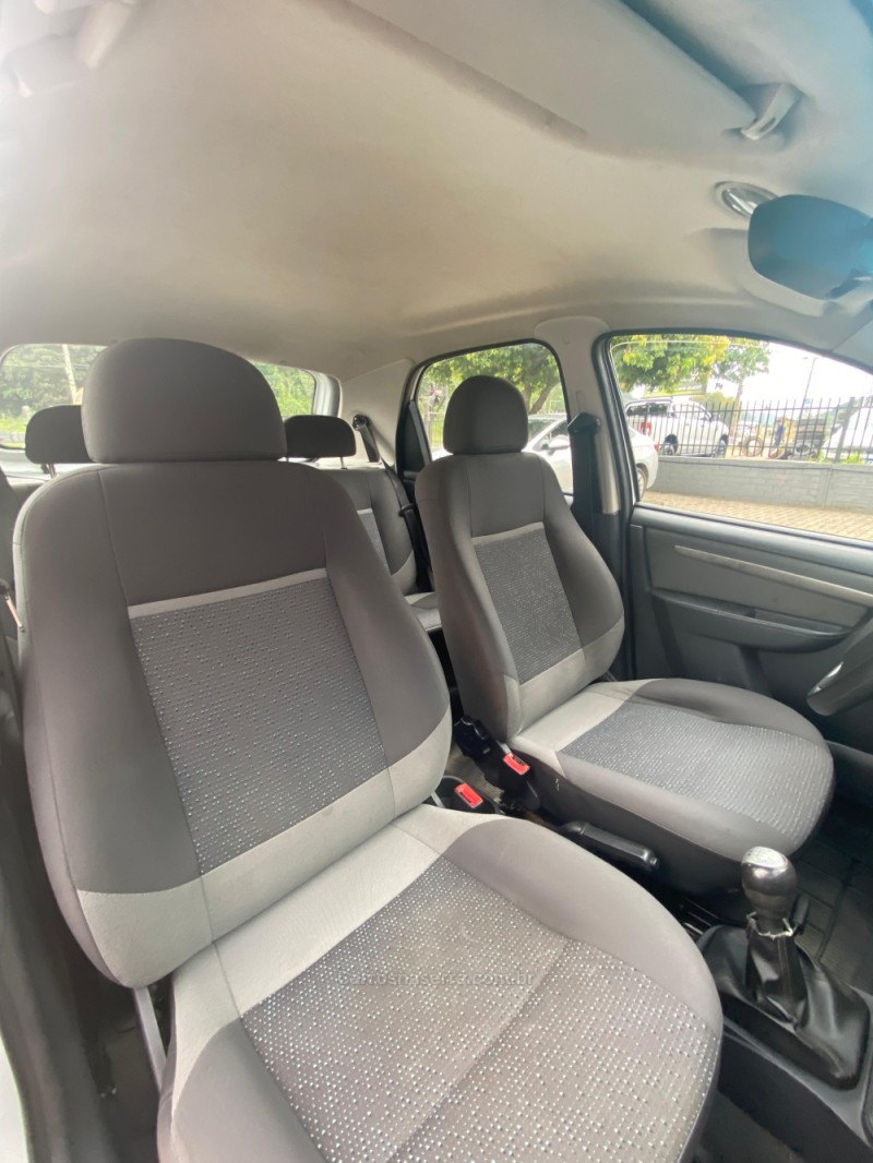 CELTA 1.0 MPFI LT 8V FLEX 4P MANUAL - 2015 - PORTãO