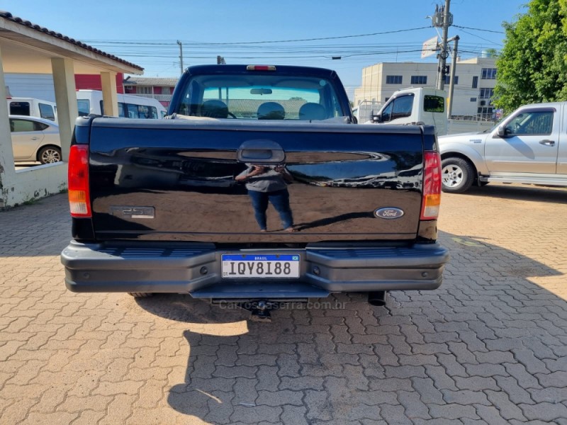 F-250 3.9 XL MAX POWER 4X2 CS DIESEL 2P MANUAL - 2001 - PORTãO