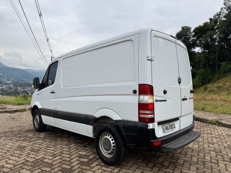 SPRINTER 2.2 FURGÃO STREET 415 CDI TETO BAIXO DIESEL 3P MANUAL - 2015 - IGREJINHA