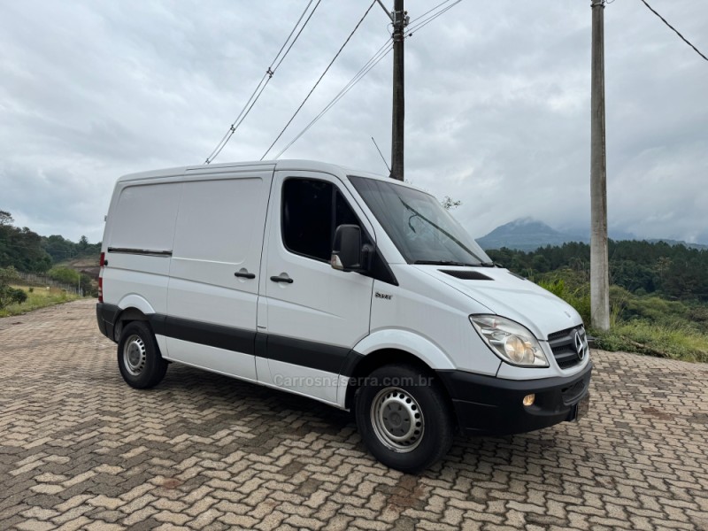 SPRINTER 2.2 FURGÃO STREET 415 CDI TETO BAIXO DIESEL 3P MANUAL - 2015 - IGREJINHA