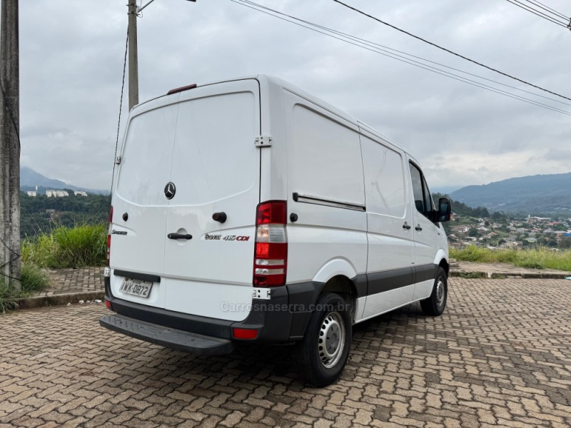 SPRINTER 2.2 FURGÃO STREET 415 CDI TETO BAIXO DIESEL 3P MANUAL - 2015 - IGREJINHA