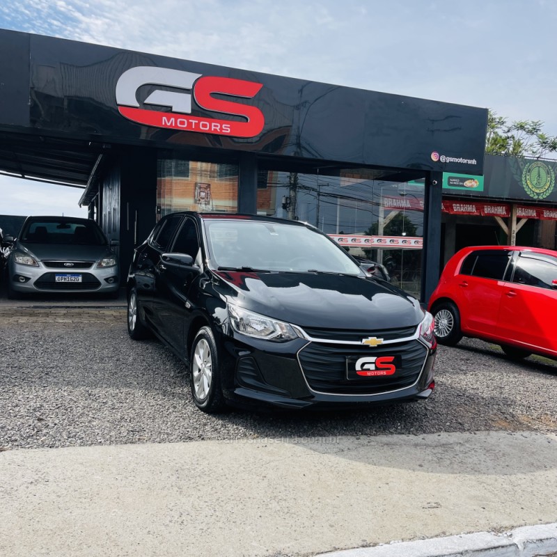 ONIX 1.0 LT 12V TURBO FLEX 4P MANUAL - 2023 - NOVO HAMBURGO