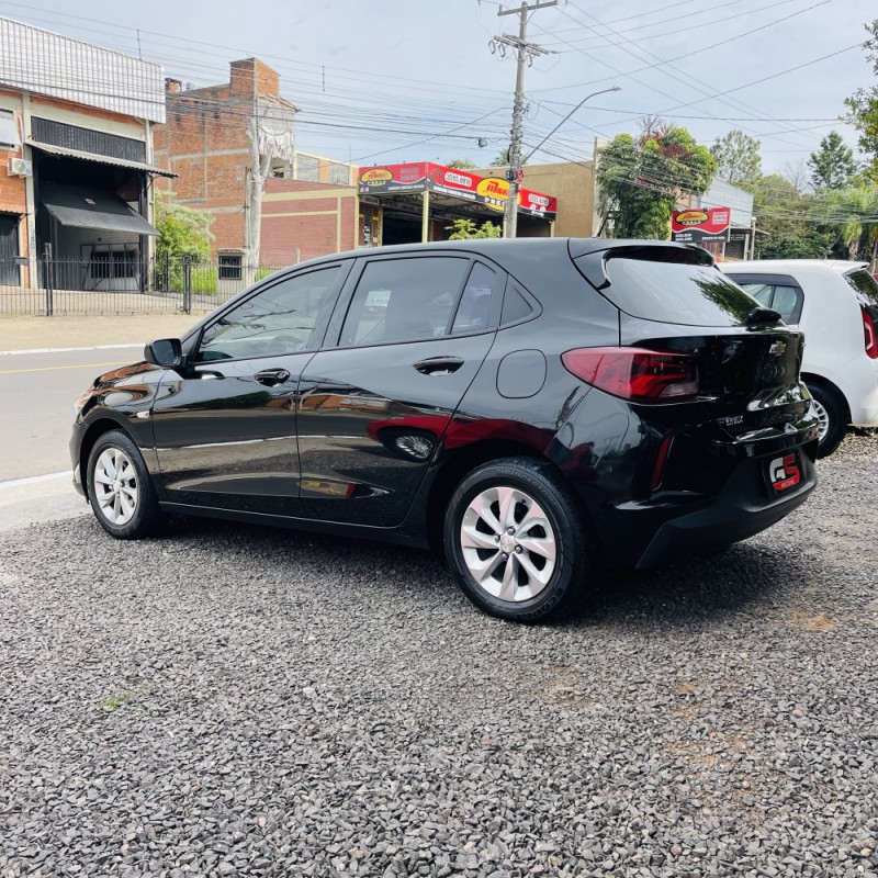 ONIX 1.0 LT 12V TURBO FLEX 4P MANUAL - 2023 - NOVO HAMBURGO