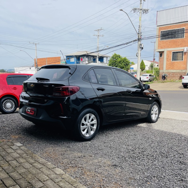 ONIX 1.0 LT 12V TURBO FLEX 4P MANUAL - 2023 - NOVO HAMBURGO