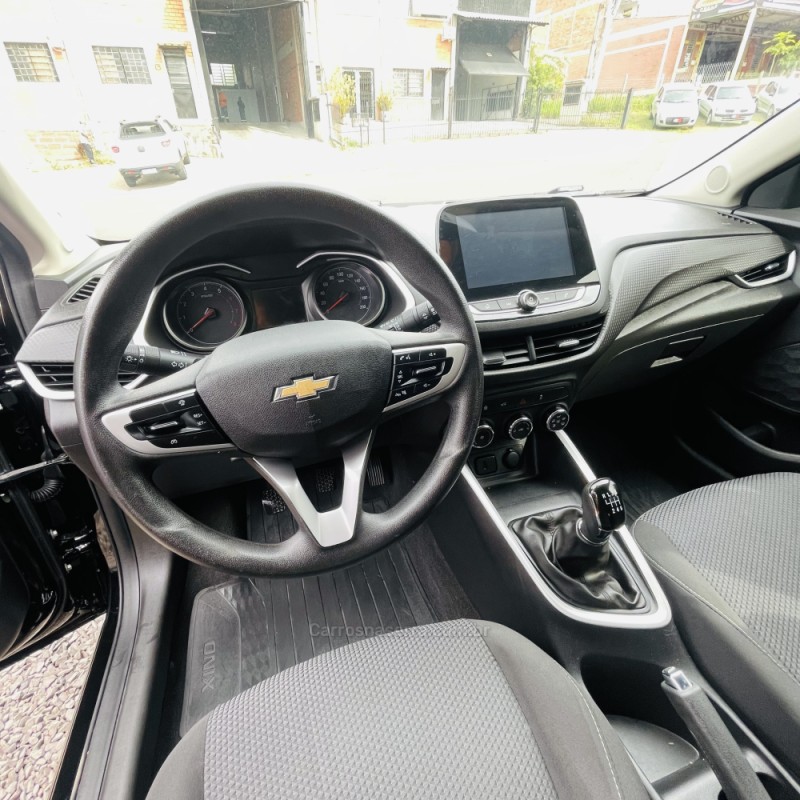 ONIX 1.0 LT 12V TURBO FLEX 4P MANUAL - 2023 - NOVO HAMBURGO