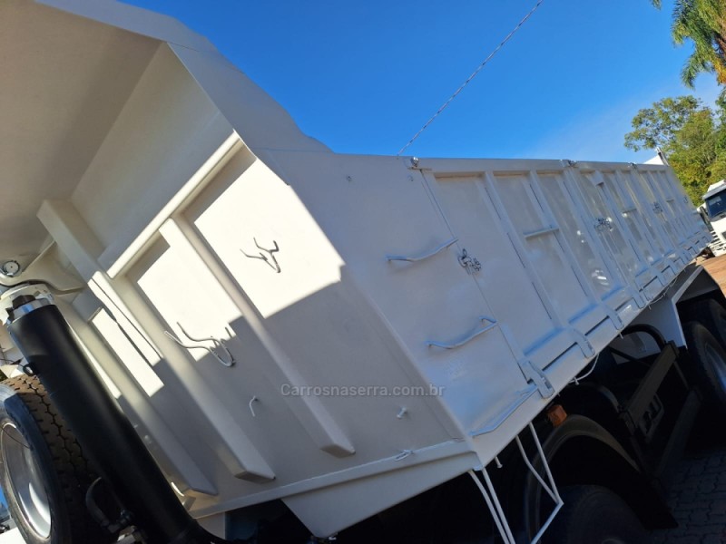CARGO 2429 E 6X2 TURBO - 2018 - PORTãO