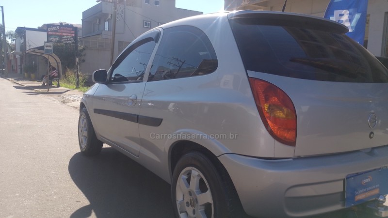 CELTA 1.0 MPFI 8V GASOLINA 2P MANUAL - 2001 - ESTRELA