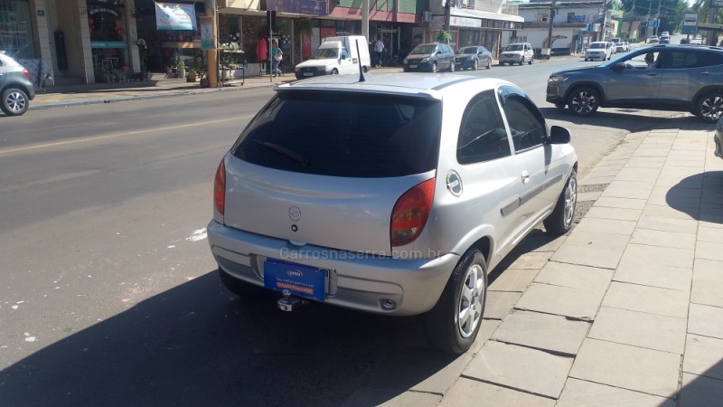 CELTA 1.0 MPFI 8V GASOLINA 2P MANUAL - 2001 - ESTRELA