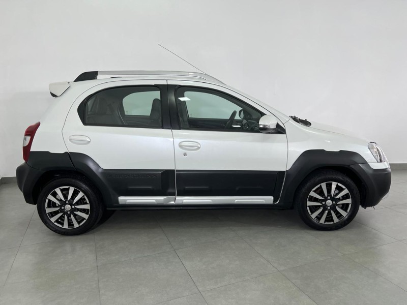 ETIOS CROSS 1.5 16V FLEX 4P MANUAL - 2016 - FARROUPILHA
