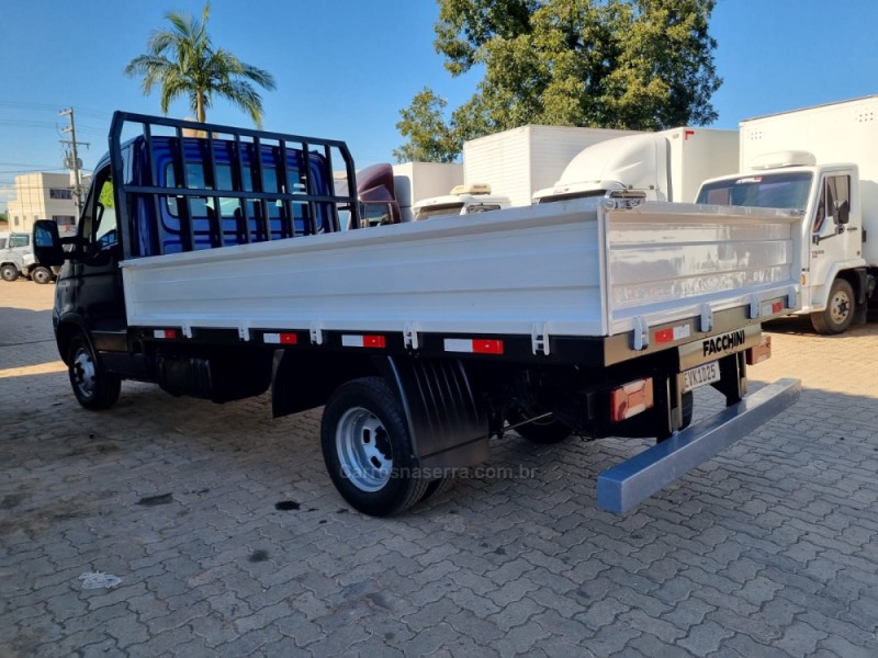 DAILY 55C16 CHASSI CABINE TURBO INTERCOOLER DIESEL 2P MANUAL - 2011 - PORTãO