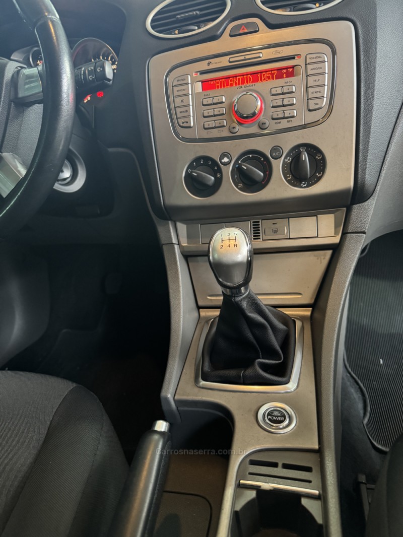FOCUS 2.0 GLX 16V FLEX 4P MANUAL - 2012 - CAXIAS DO SUL