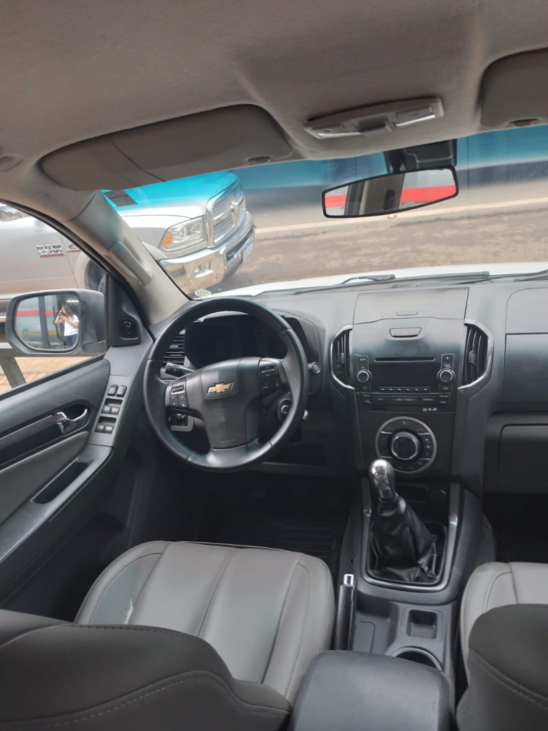 S10 2.4 LTZ 4X2 CD 8V FLEX 4P MANUAL - 2013 - VACARIA