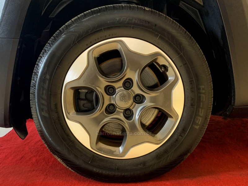 RENEGADE 1.8 16V FLEX 4P MANUAL - 2017 - PORTO ALEGRE