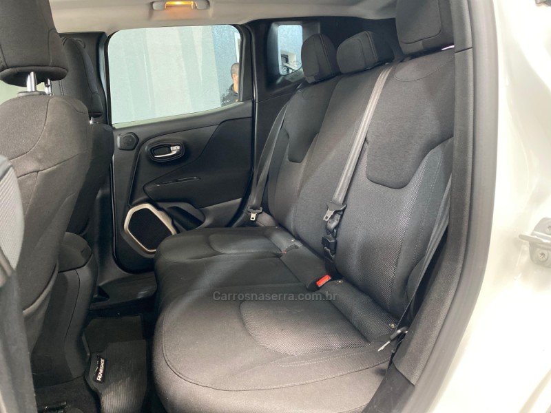RENEGADE 1.8 16V FLEX LONGITUDE 4P AUTOMÁTICO - 2016 - VACARIA