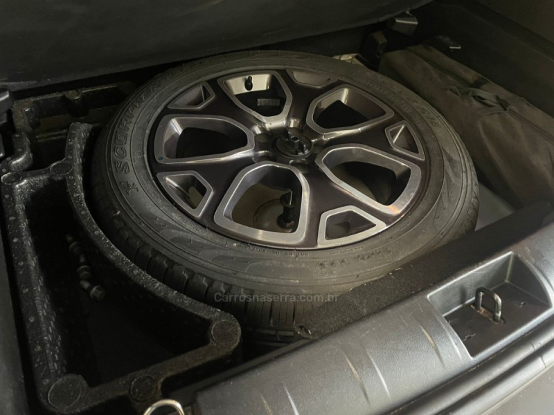 RENEGADE 1.8 16V FLEX LONGITUDE 4P AUTOMÁTICO - 2016 - VACARIA