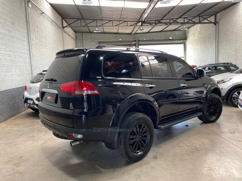 PAJERO DAKAR 3.2 HPE 4X4 7 LUGARES 16V TURBO INTERCOOLER DIESEL 4P AUTOMÁTICO - 2015 - VACARIA