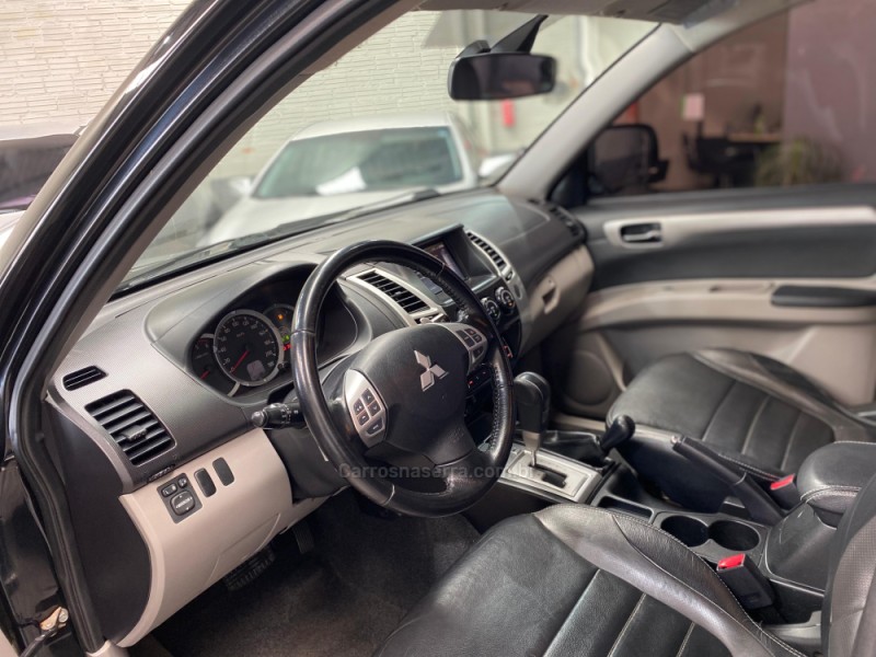 PAJERO DAKAR 3.2 HPE 4X4 7 LUGARES 16V TURBO INTERCOOLER DIESEL 4P AUTOMÁTICO - 2015 - VACARIA