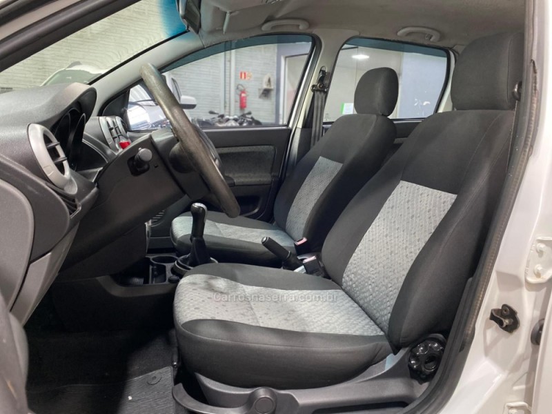 FIESTA 1.6 MPI HATCH 8V FLEX 4P MANUAL - 2014 - VACARIA