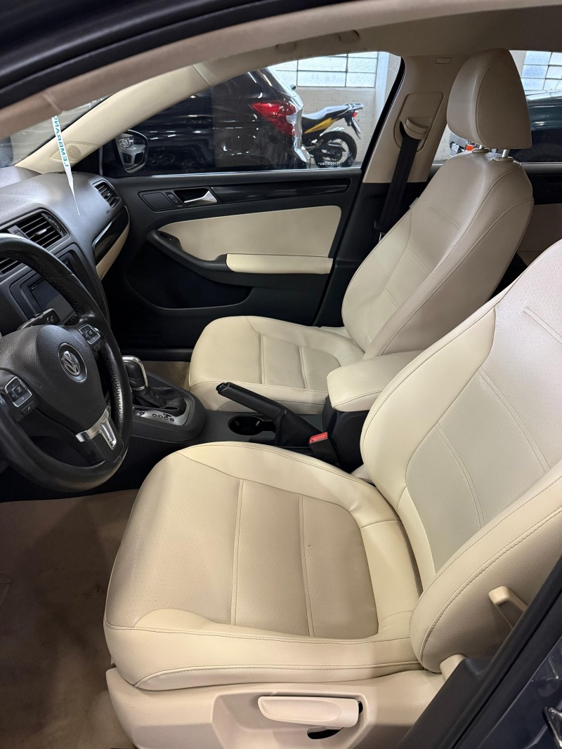 JETTA 2.0 COMFORTLINE FLEX 4P MANUAL - 2012 - CAXIAS DO SUL