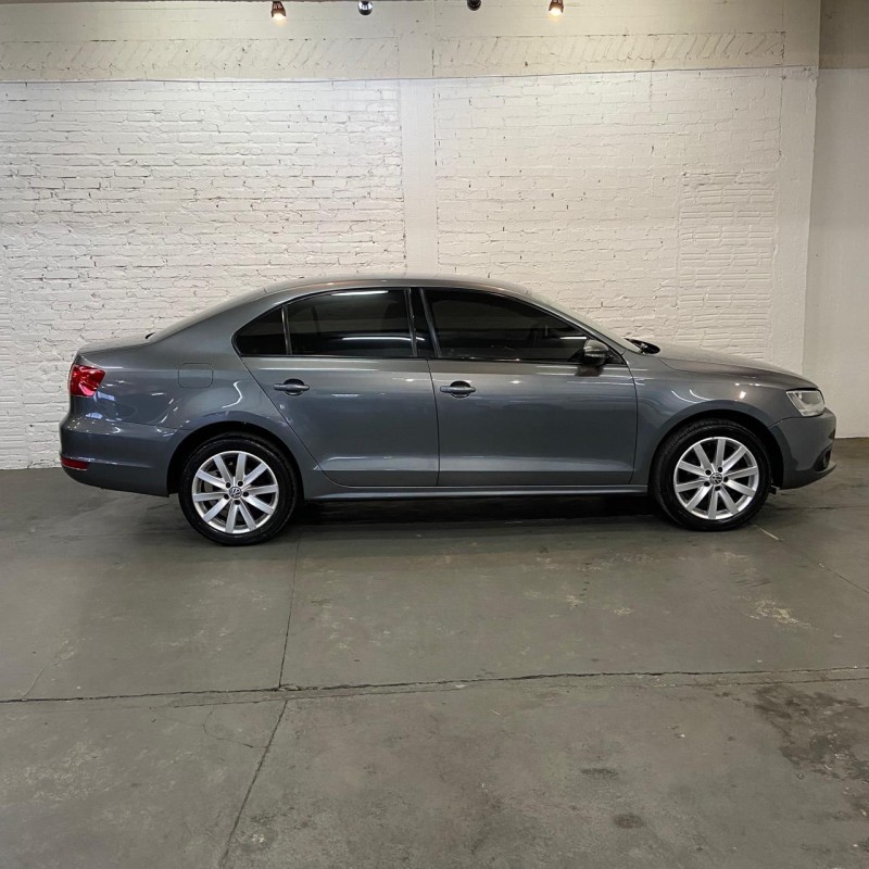 JETTA 2.0 COMFORTLINE FLEX 4P MANUAL - 2012 - CAXIAS DO SUL