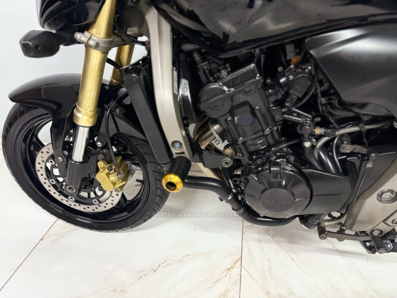 CB 600F HORNET - 2010 - SAPIRANGA