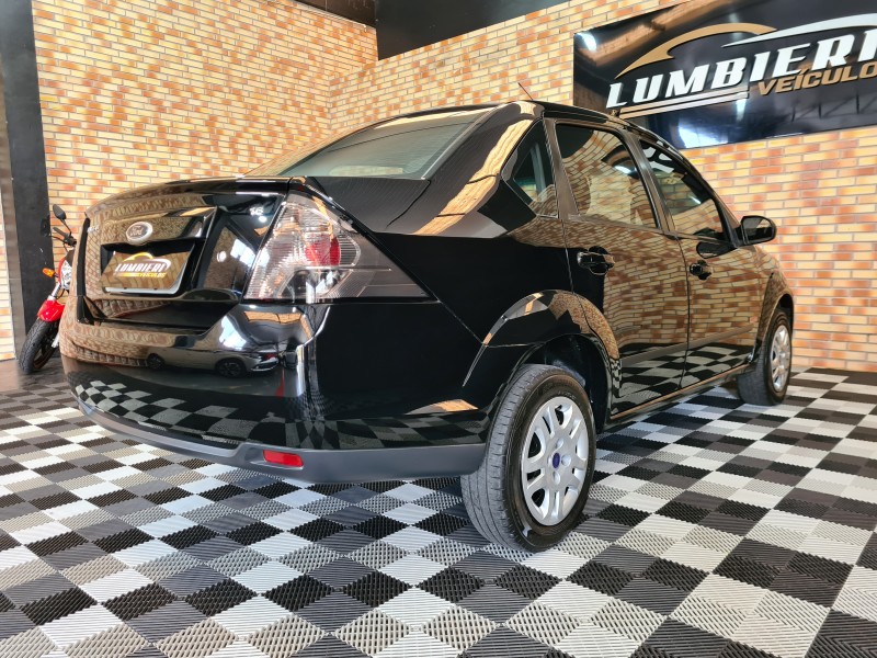 FIESTA 1.6 MPI SEDAN 8V FLEX 4P MANUAL - 2011 - FARROUPILHA
