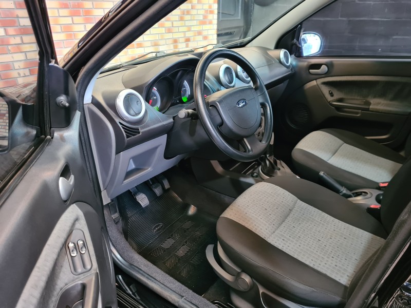 FIESTA 1.6 MPI SEDAN 8V FLEX 4P MANUAL - 2011 - FARROUPILHA