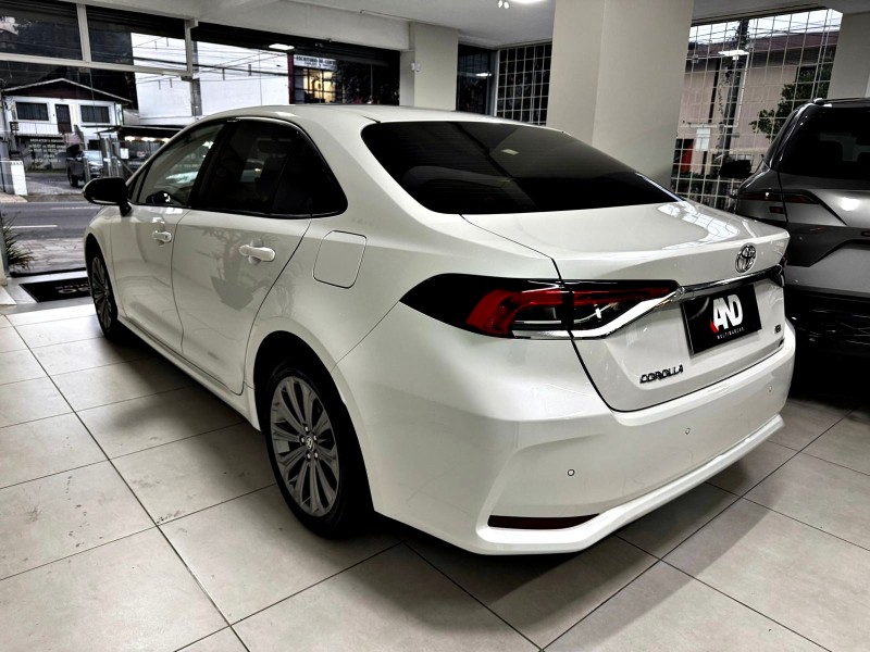 COROLLA 2.0 XEI 16V FLEX 4P AUTOMÁTICO - 2022 - CAXIAS DO SUL
