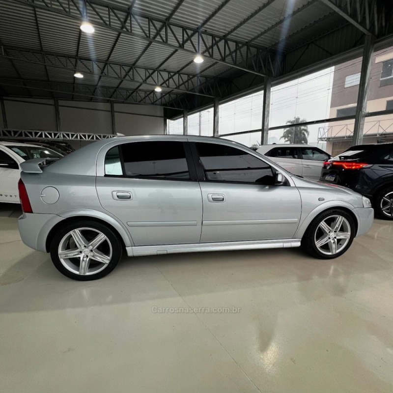 ASTRA 2.0 MPFI ADVANTAGE 8V FLEX 4P MANUAL - 2011 - FELIZ