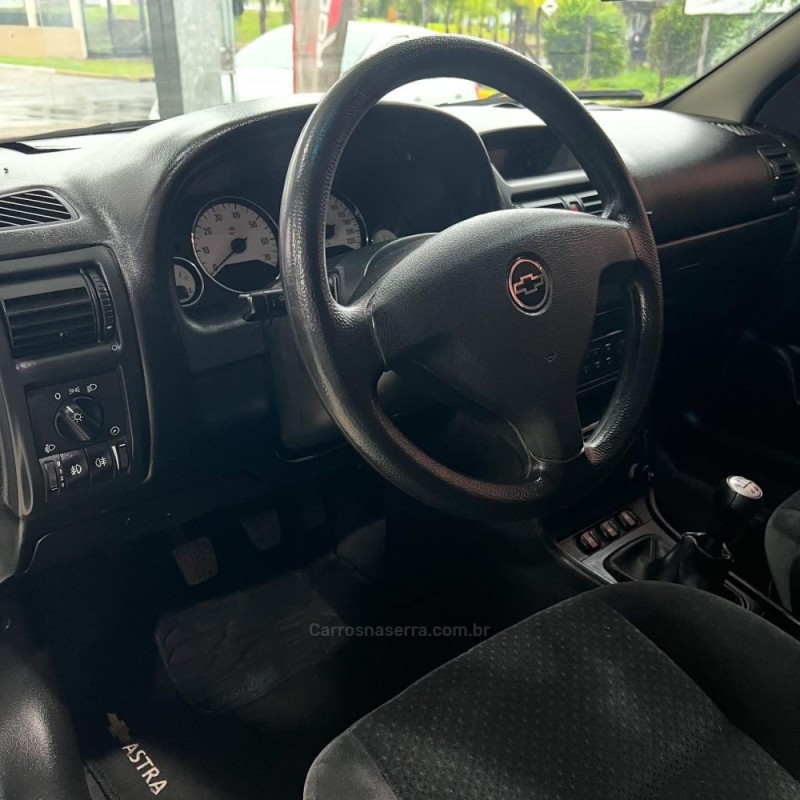 ASTRA 2.0 MPFI ADVANTAGE 8V FLEX 4P MANUAL - 2011 - FELIZ