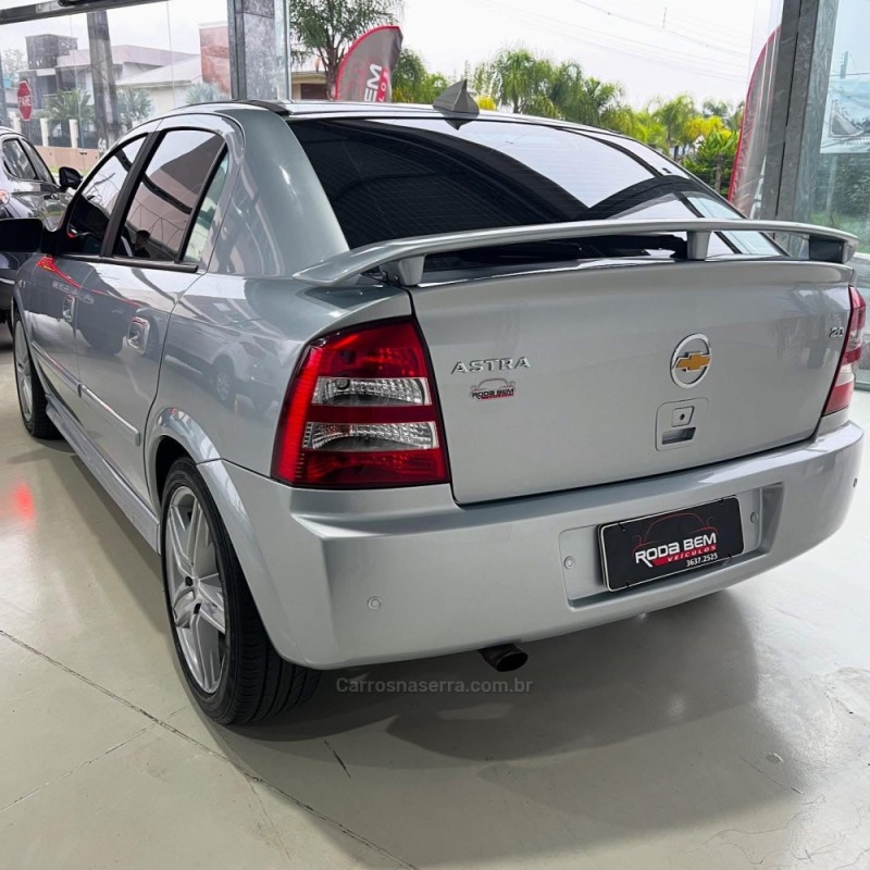 ASTRA 2.0 MPFI ADVANTAGE 8V FLEX 4P MANUAL - 2011 - FELIZ