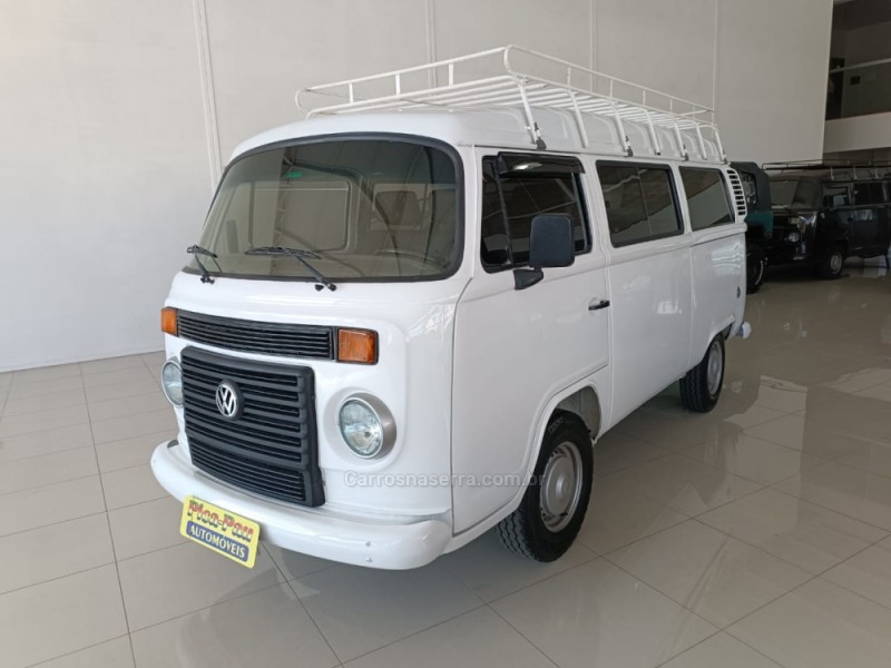 KOMBI 1.4 MI STD 8V FLEX 4P MANUAL - 2009 - NOVA PETRóPOLIS