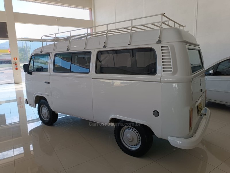KOMBI 1.4 MI STD 8V FLEX 4P MANUAL - 2009 - NOVA PETRóPOLIS