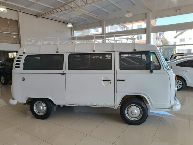 KOMBI 1.4 MI STD 8V FLEX 4P MANUAL - 2009 - NOVA PETRóPOLIS