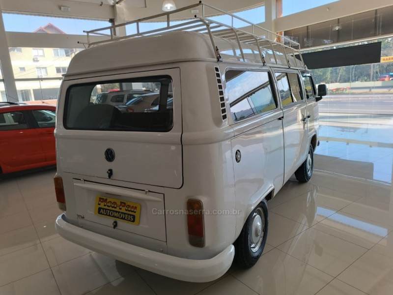 KOMBI 1.4 MI STD 8V FLEX 4P MANUAL - 2009 - NOVA PETRóPOLIS