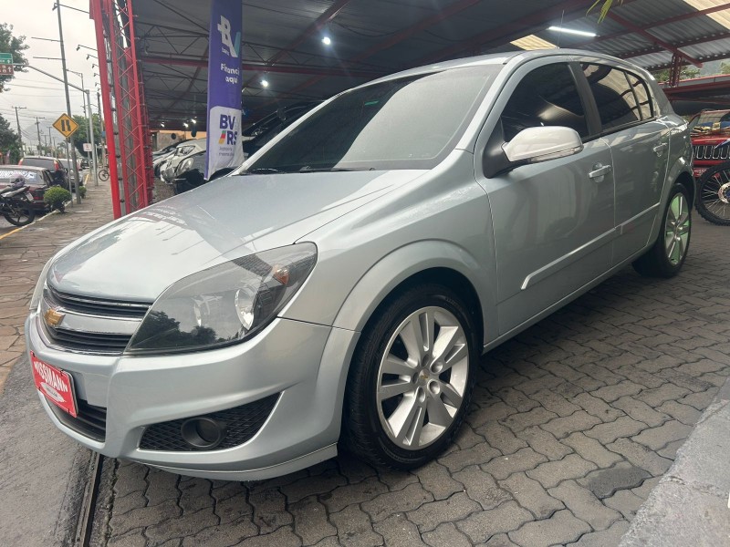 VECTRA 2.0 MPFI GT HATCH 8V FLEX 4P MANUAL - 2011 - TRêS COROAS