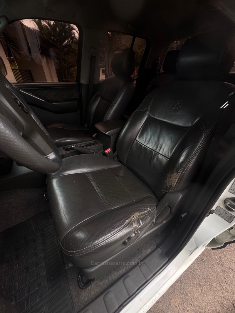 FRONTIER 2.5 SEL 4X4 CD TURBO ELETRONIC DIESEL 4P MANUAL - 2014 - FELIZ