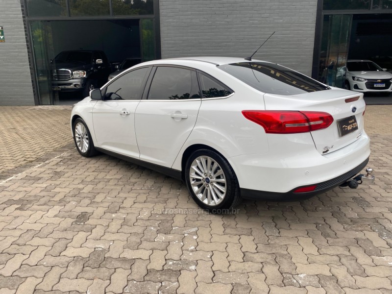 FOCUS 2.0 TITANIUM 16V FLEX 4P AUTOMÁTICO - 2016 - PORTãO