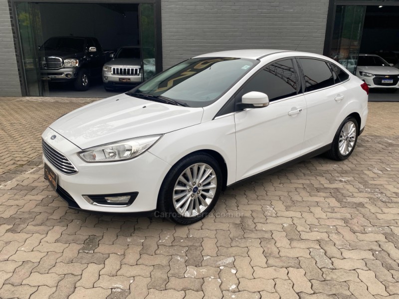 FOCUS 2.0 TITANIUM 16V FLEX 4P AUTOMÁTICO - 2016 - PORTãO
