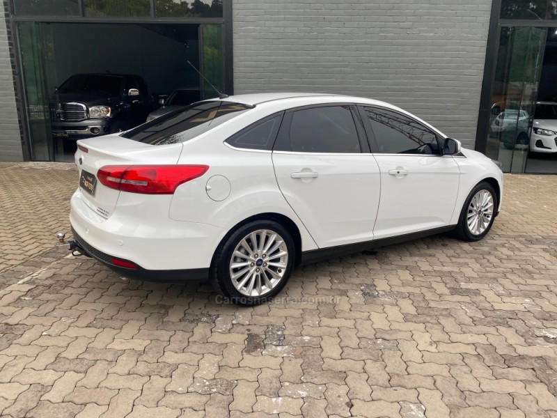 FOCUS 2.0 TITANIUM 16V FLEX 4P AUTOMÁTICO - 2016 - PORTãO