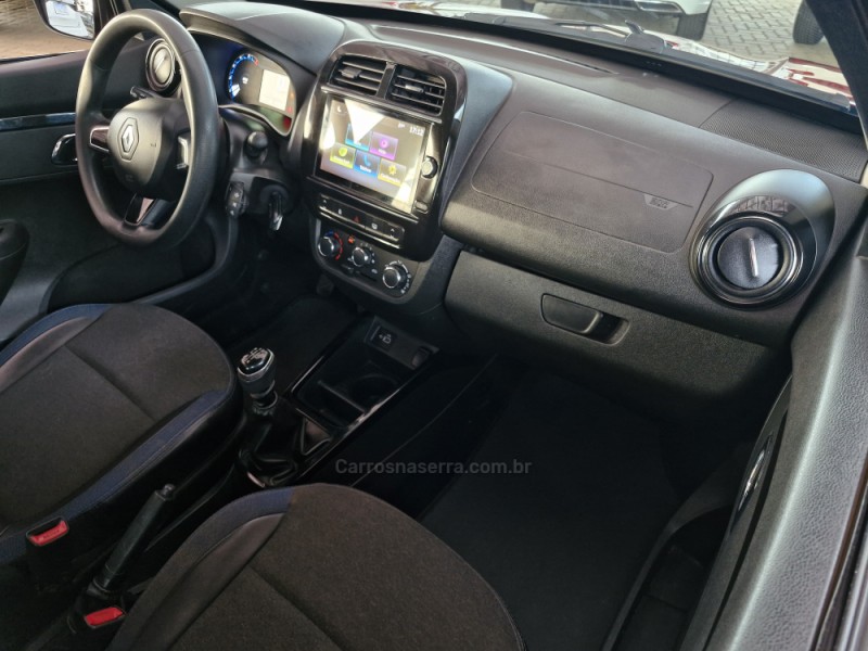 KWID 1.0 12V SCE FLEX INTENSE MANUAL - 2023 - LAJEADO