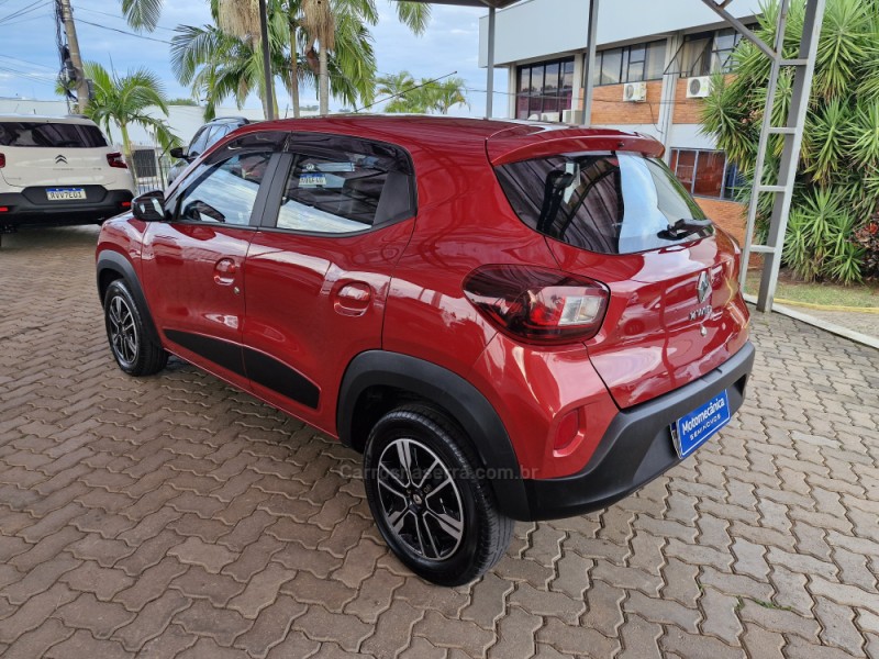 KWID 1.0 12V SCE FLEX INTENSE MANUAL - 2023 - LAJEADO