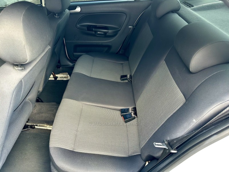 VOYAGE 1.0 I TREND 16V FLEX 4P MANUAL - 2013 - SAPIRANGA