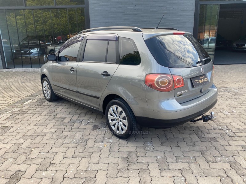 SPACEFOX 1.6 MI TREND 8V FLEX 4P MANUAL - 2008 - PORTãO