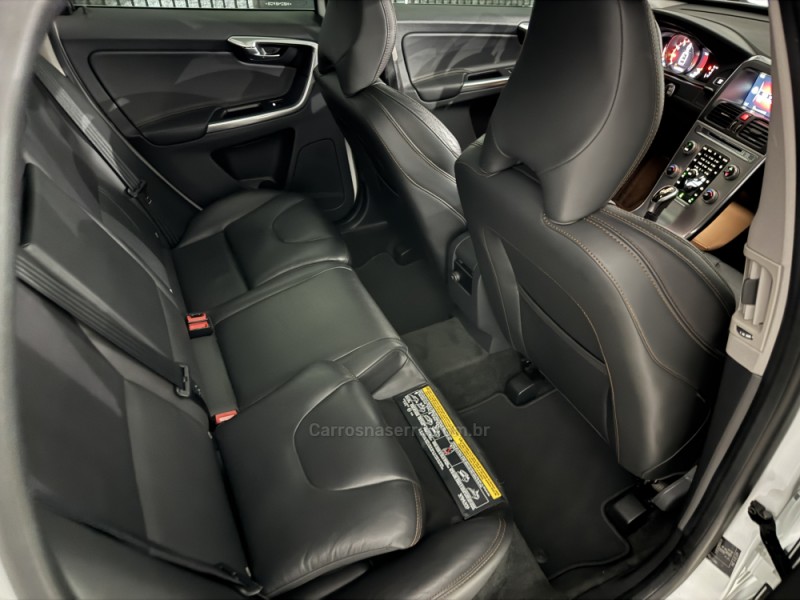 XC60 2.0 T5 MOMENTUM GASOLINA 4P AUTOMÁTICO - 2017 - CAXIAS DO SUL