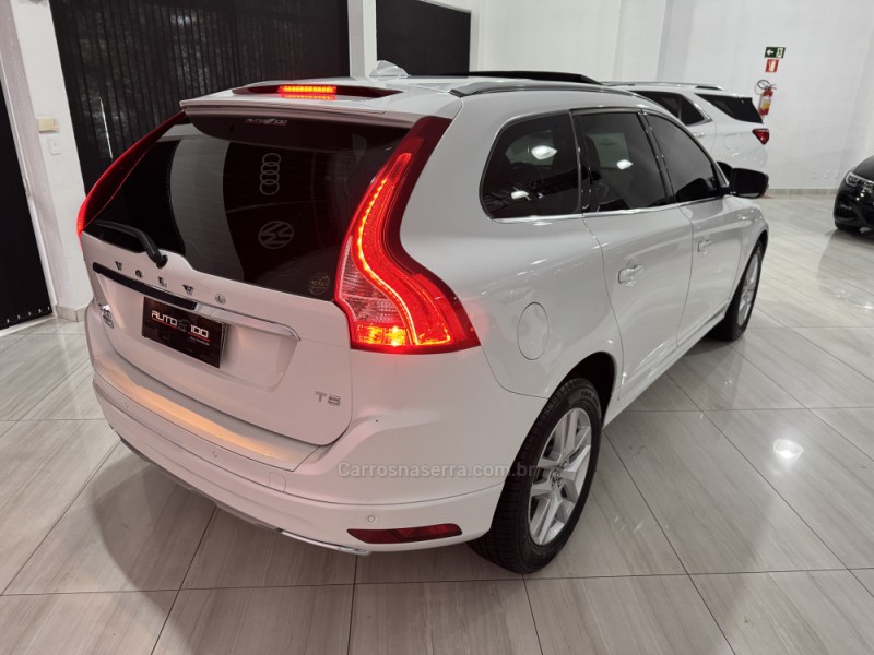 XC60 2.0 T5 MOMENTUM GASOLINA 4P AUTOMÁTICO - 2017 - CAXIAS DO SUL