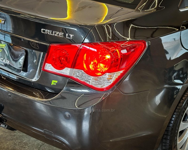 CRUZE 1.8 LT 16V FLEX 4P AUTOMÁTICO - 2015 - GARIBALDI