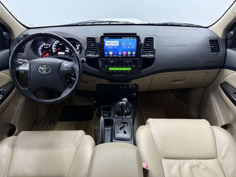 HILUX SW4 3.0 SRV 4X4 7 LUGARES 16V TURBO INTERCOOLER DIESEL 4P AUTOMÁTICO - 2015 - CAXIAS DO SUL